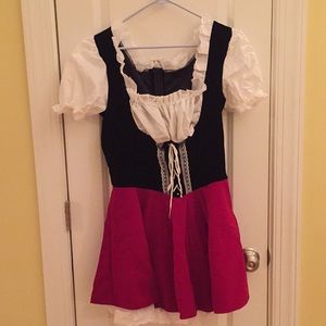 Little red riding hood Halloween costume w/ cape.